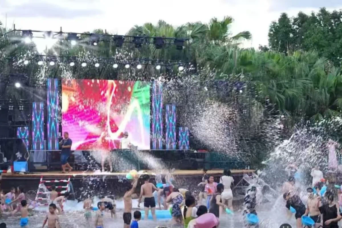 Water Splashing Electronic Music Festival Water Splashing Electronic Music Festival
