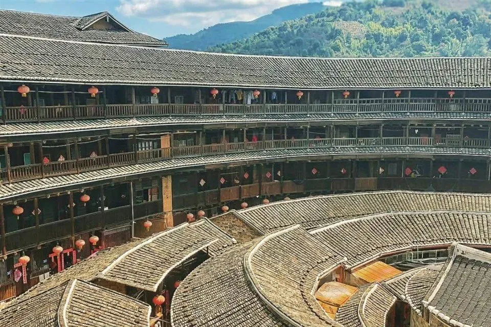 Xiamen Tulou Day Tours